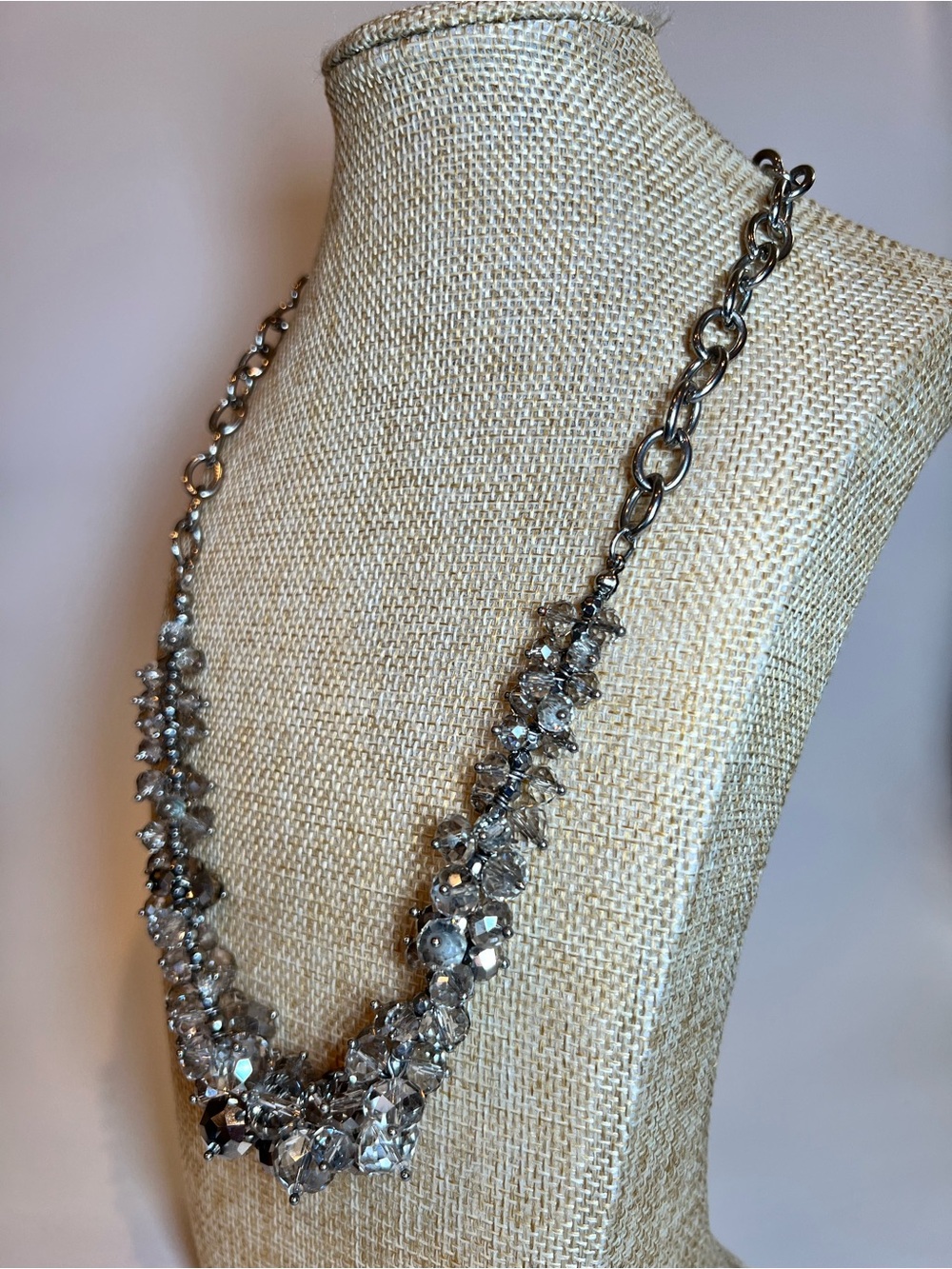 Simply Vera vera wang NWOT Silver chunky dense smokey crystal glass necklace - Picture 5 of 9